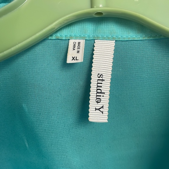 Semi sheer blouse - Picture 2 of 8